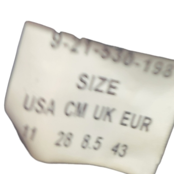 Ropers women's size 11 faux  ostrich with etched flowers. In excellent cond. - Picture 4 of 7